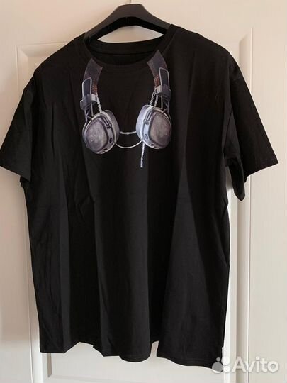 Черная футболка oversize длинная