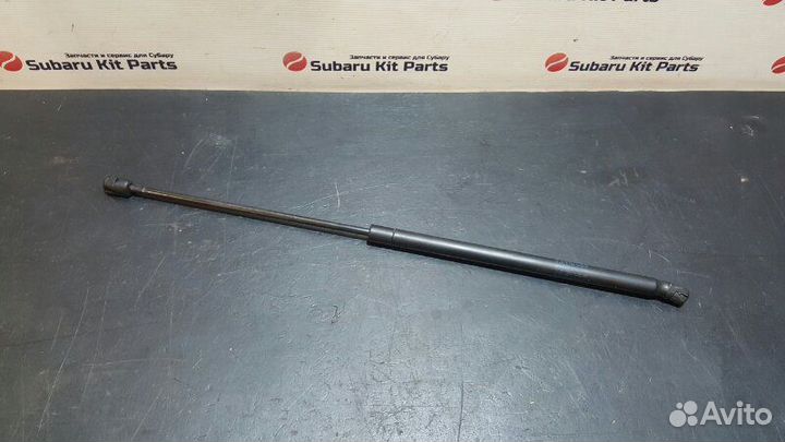 Амортизатор капота Porsche Cayenne 957 turbo 08