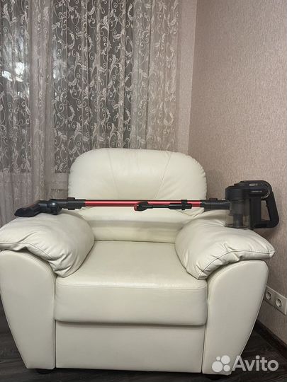 Вертикальный пылесос polaris