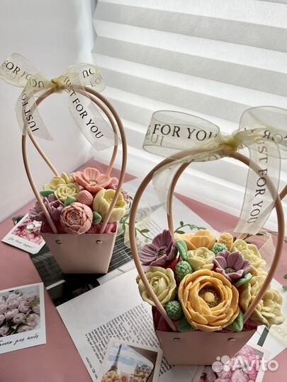 Шоколадный букет в корзинке, букет из шоколада