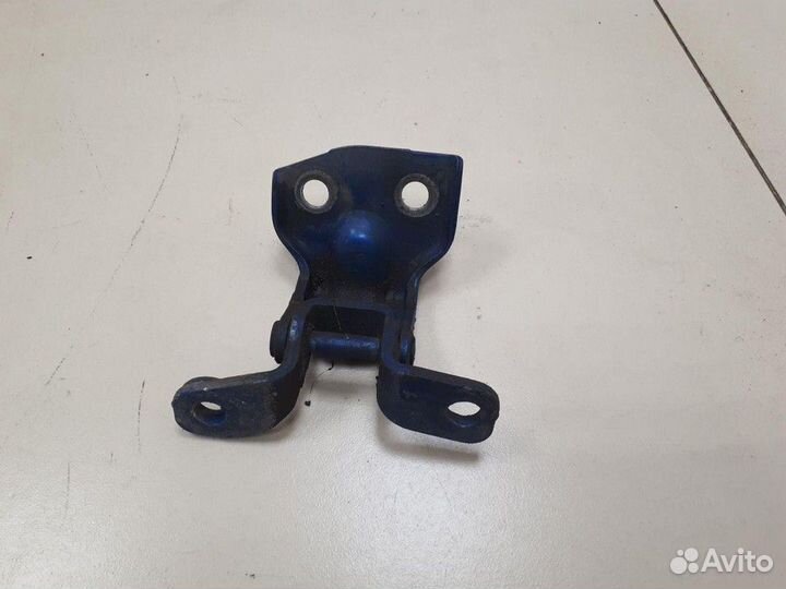 Петля двери задней левой нижняя Mazda 323