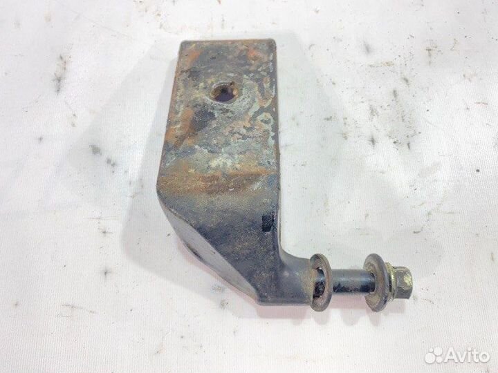 Крепление амортизатора переднее Mitsubishi Fuso