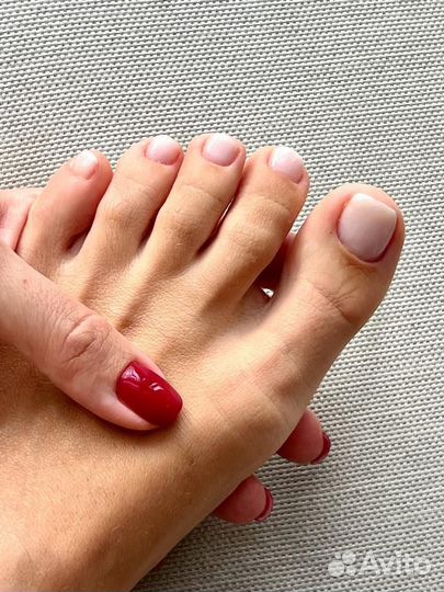 Маникюр и педикюр на дому