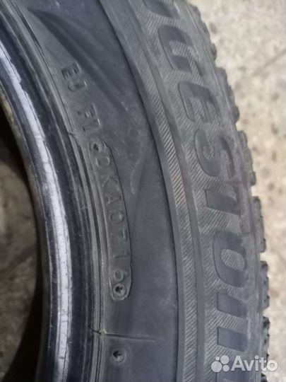 Bridgestone Blizzak VRX 215/60 R16 90T