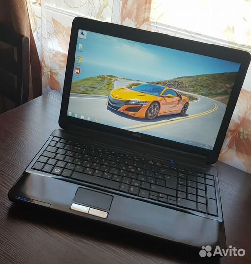 Intel Core i3 M380 /4гб/ HDD 320GB/заряд держит