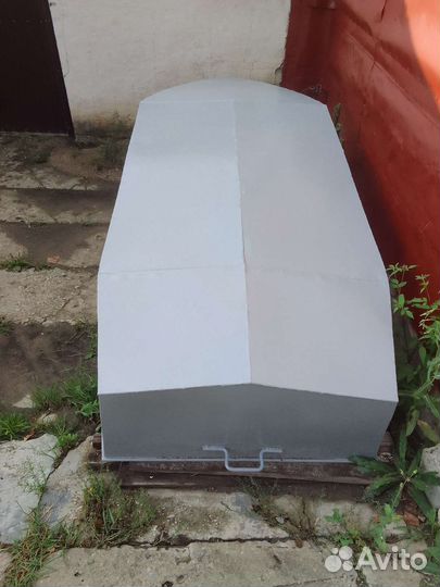 Продаю металлическую лодку