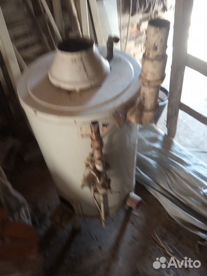 Аппарат отопительный газовый бытовой с водяным кон