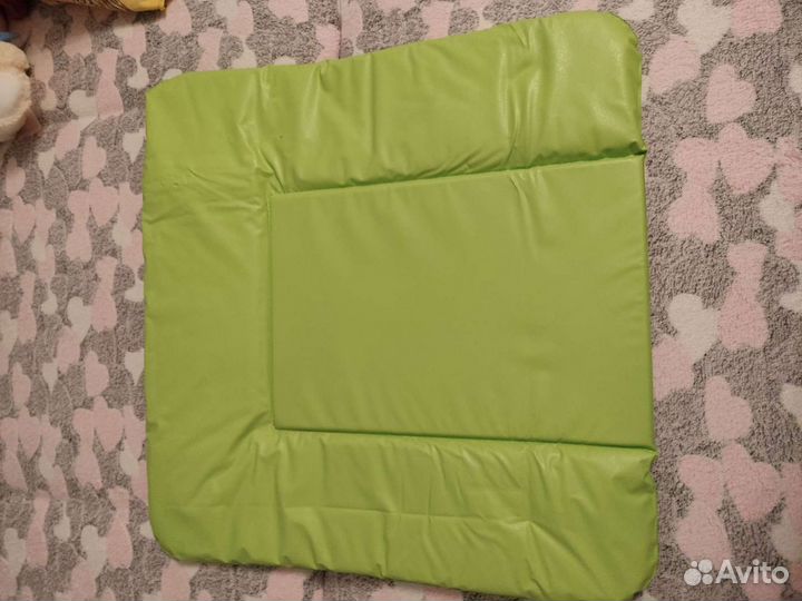 Матрасик на пеленальный столик,б/у