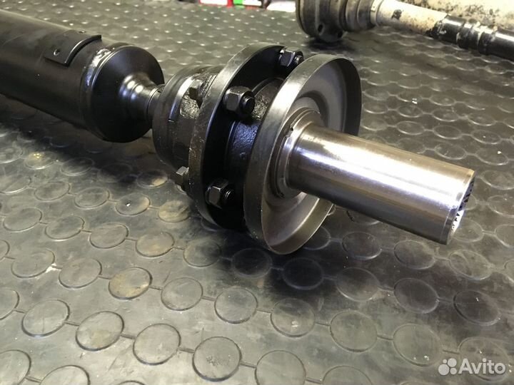 Карданный вал Mitsubishi Pajero 4