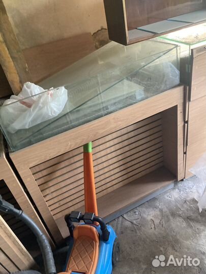 Полка витрина