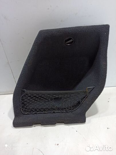Накладка багажника (задняя левая)