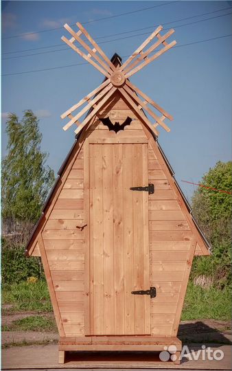 Уличный туалет деревянный BLU783