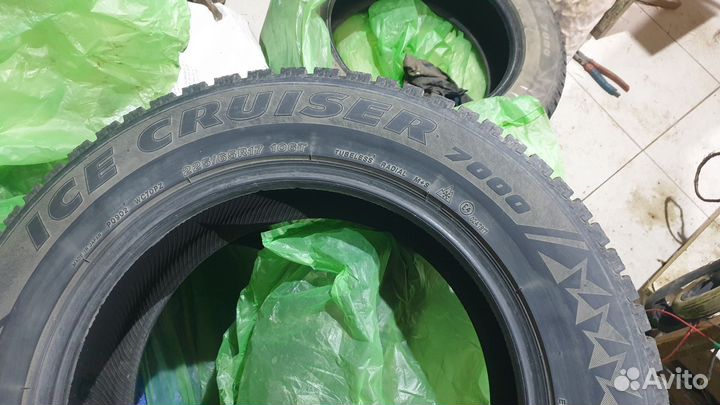 Шины Bridgestone 225 65 r17 зимние бу