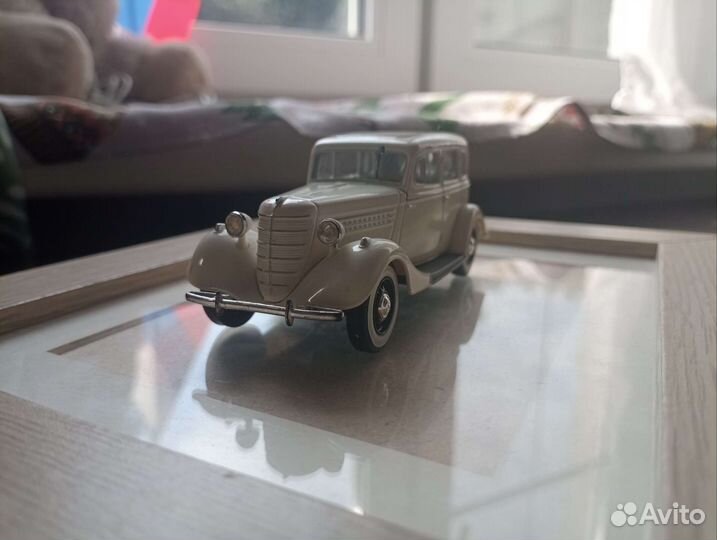 Автомобиль Газ 11-73 белый цвет