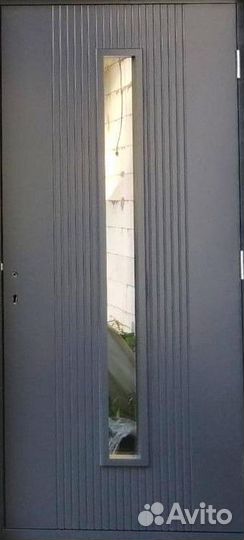 Дверь из массива входная утеплённая с окном. дс32