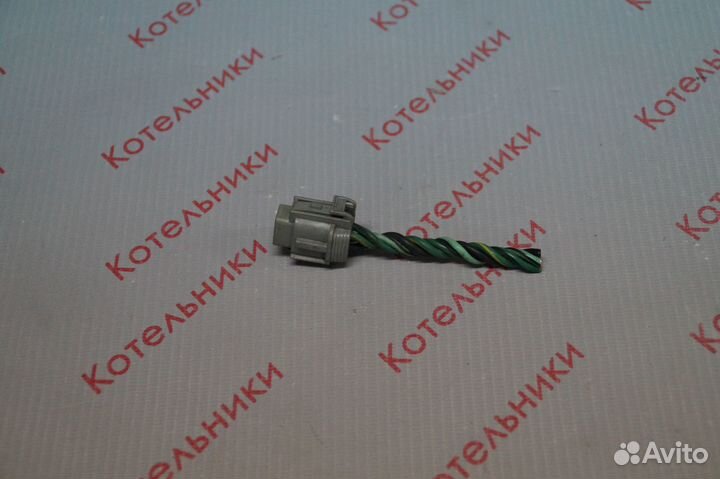 Nissan 21487-8H300 Разъем моторчика вентилятора