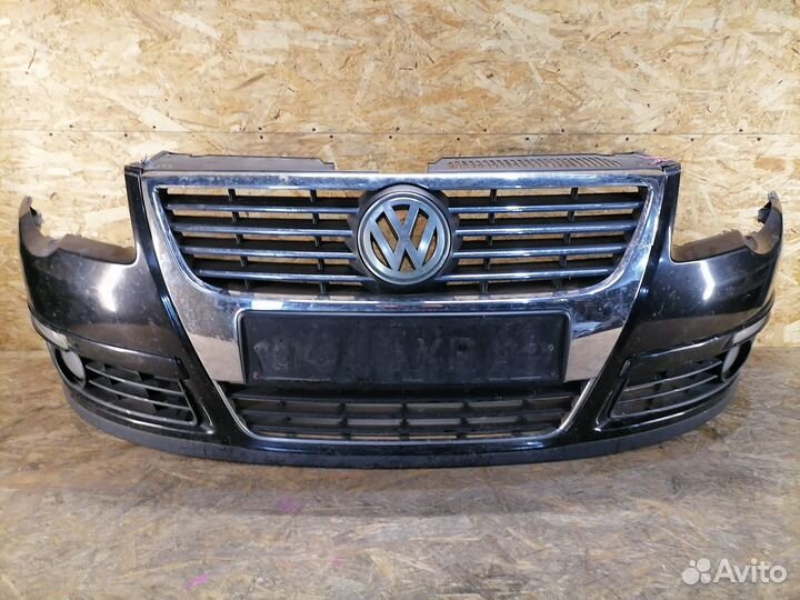 Бампер передний черный Volkswagen Passat B6