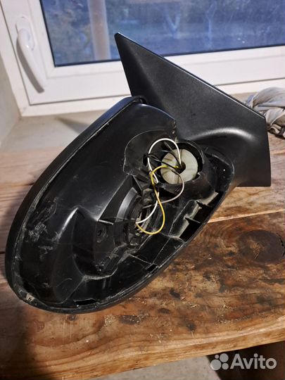 Зеркало правое киарио3