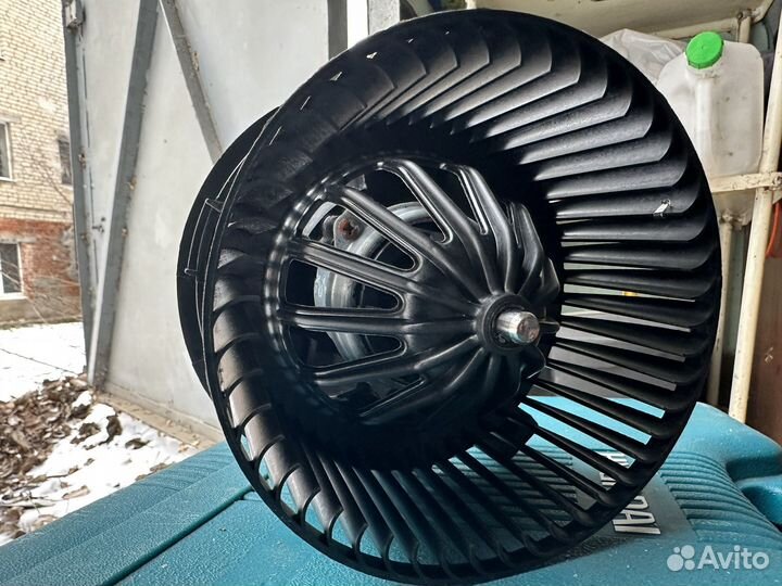 Моторчик печки на Nissan micra k12