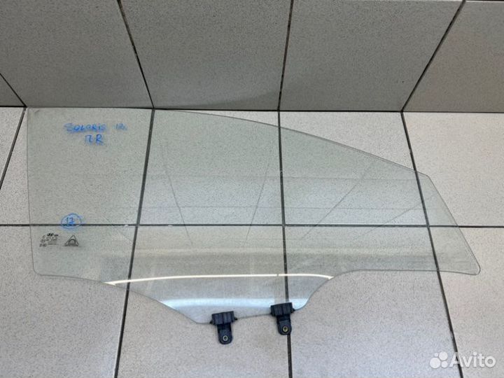 Стекло двери передней правое Hyundai Solaris седан
