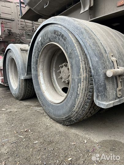 Volvo VNL 64T с полуприцепом, 2003