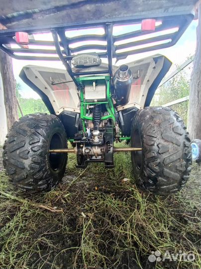 Продам квадроцикл не битый не крашенный