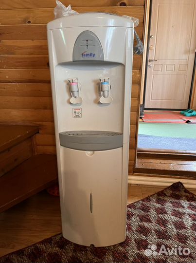 Кулер для воды Family