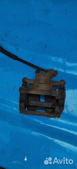 Суппорт тормозной задний правый Land Rover range