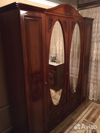 Спальный гарнитур