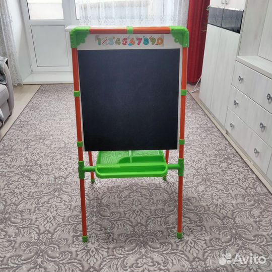 Стол,стул, мольберт, дом-палатка,самокат,азбука