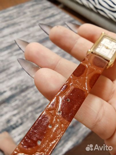 Часы женские