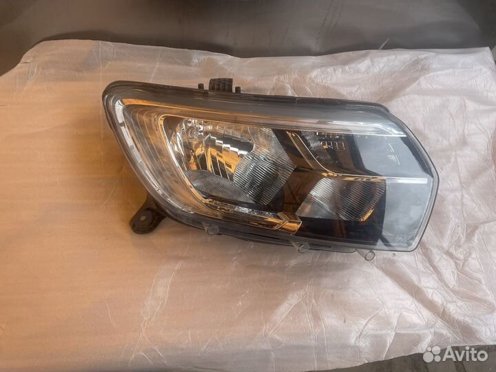 Фара правая левая Renault Logan 2