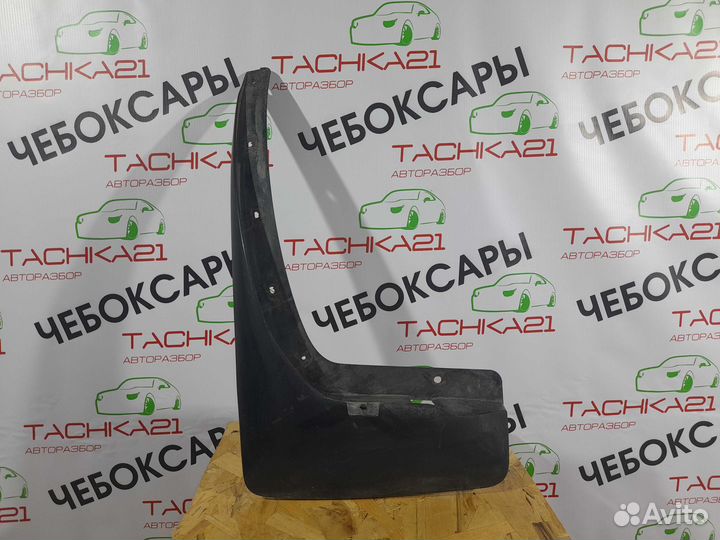 Брызговик задний левый Nissan Patrol Y62 (10-14)