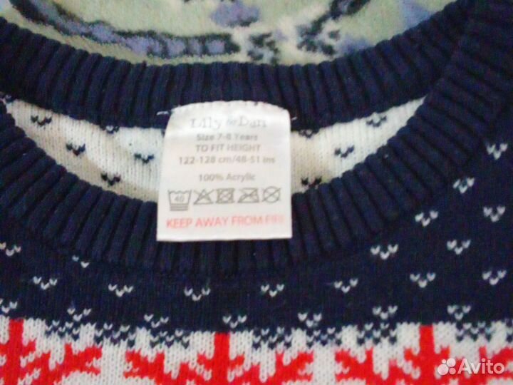 Свитер 122-128, и 116-122 в новогодней тематике