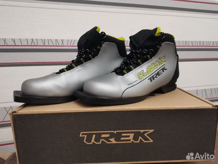 Лыжные ботинки