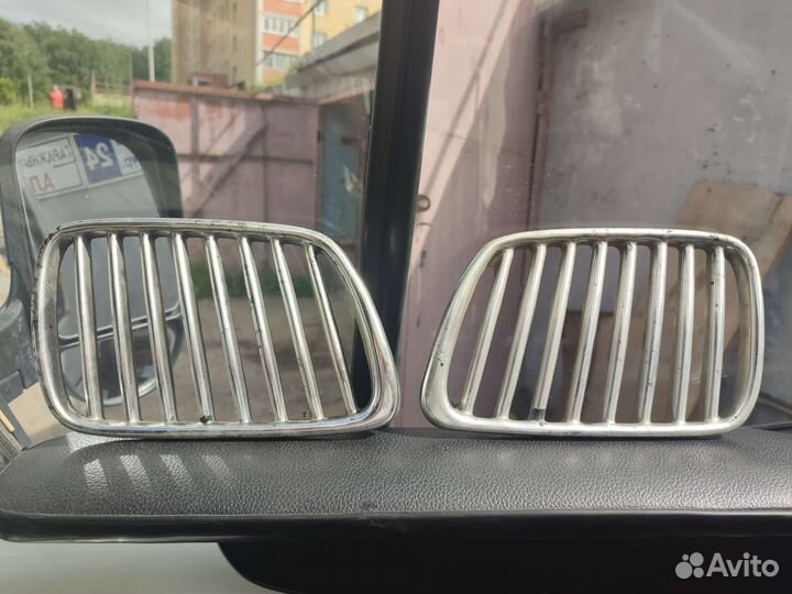 Решетка радиатора bmw