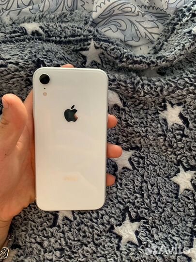 iPhone xr 128gb белый