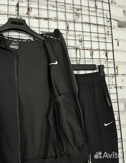 Спортивный костюм осенний Nike