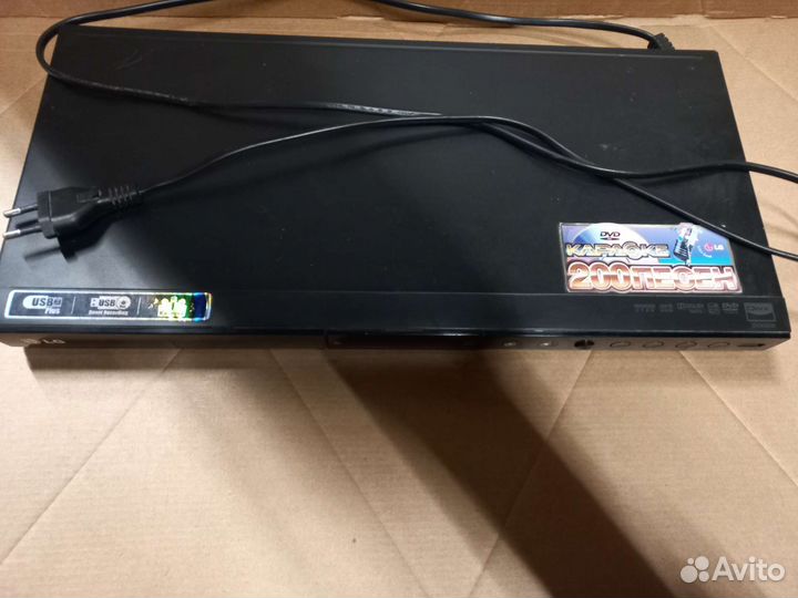 Dvd плеер с караоке и USB LG dvx583k