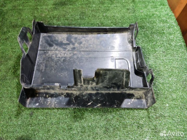 Крышка аккумулятора Renault Megane 3