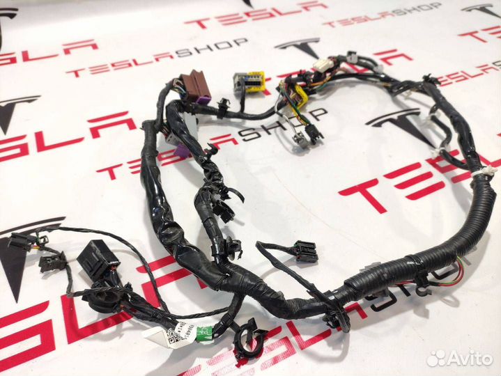 Электропроводка сиденья водительского Tesla