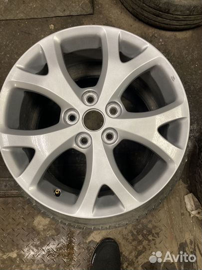 Продам литые диски Mazda R17