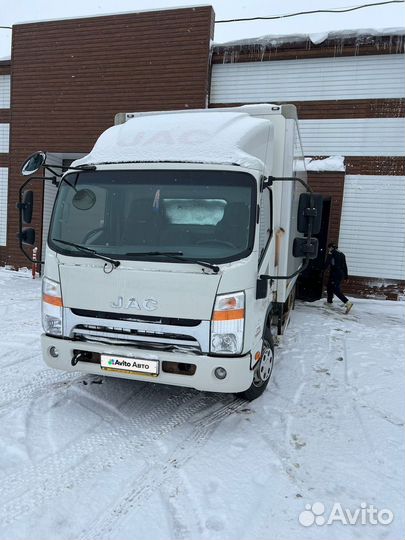 Бортовой грузовик JAC N80, 2020