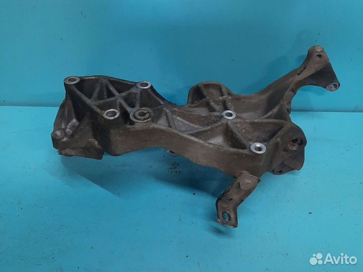 Кронштейн генератора volkswagen passat b5