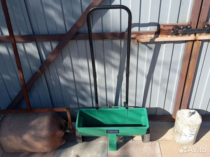 Каток для газона и сеялка в аренду
