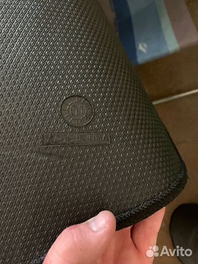 Продам коврик в багажник тойота windom