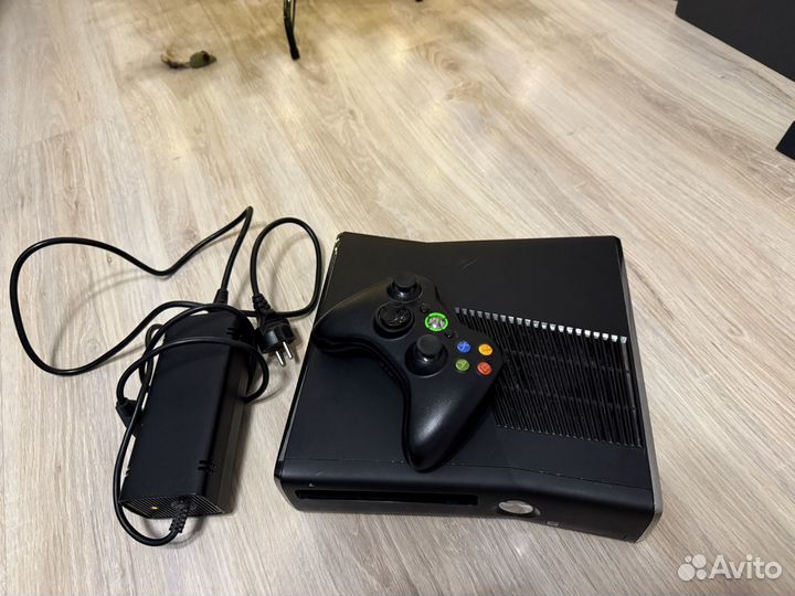 Xbox 360 Slim