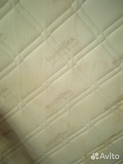 Детская кроватка с маятником