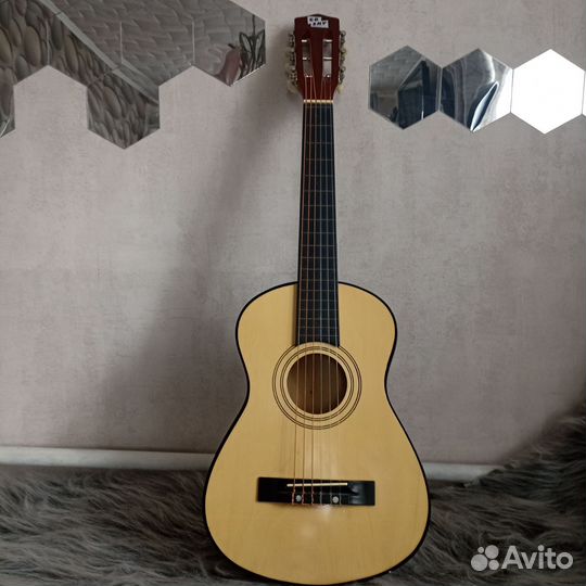 Классическая гитара 1/4
