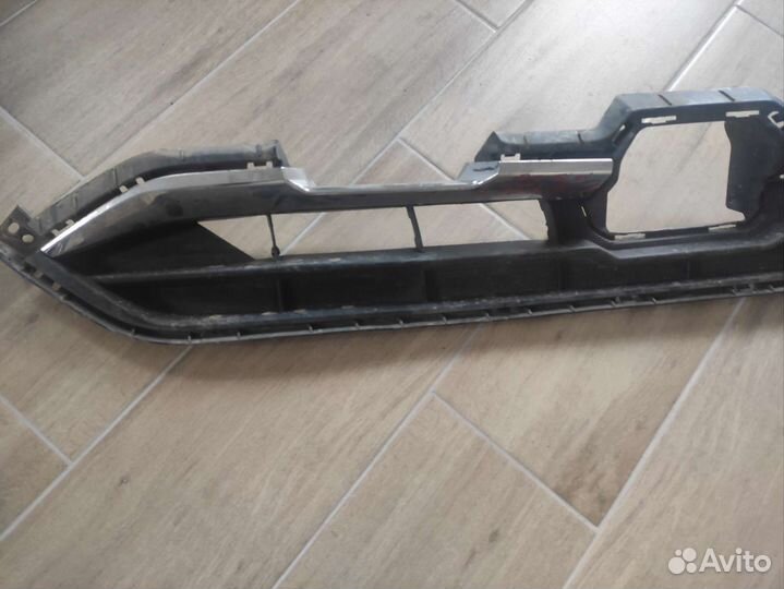 Решетка пепеднего бампера Haval F7